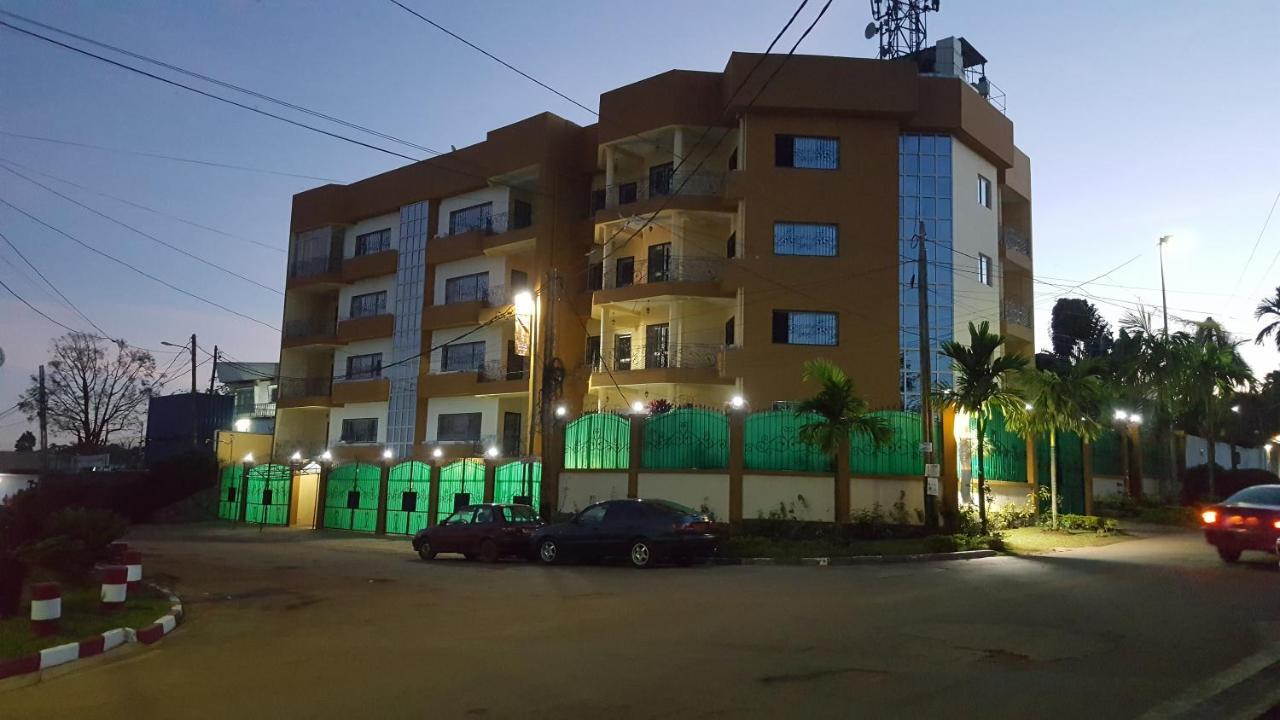 Résidences hôtelières Micheline et Emile Yaoundé Exterior foto